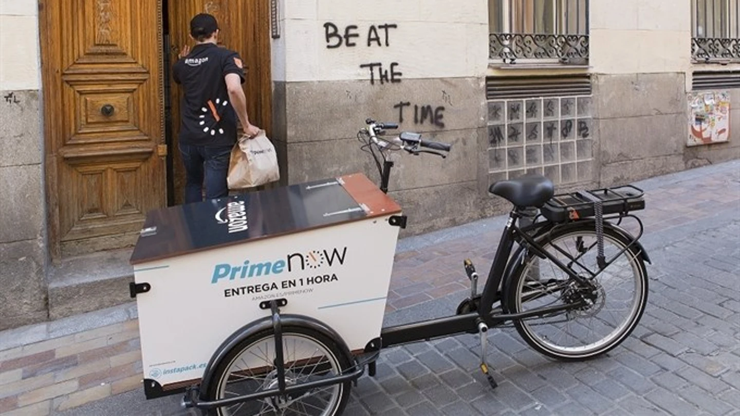 Bicicleta eléctrica del servicio de entrega en una hora. Bicicleta eléctrica del servicio de entrega en una hora.
