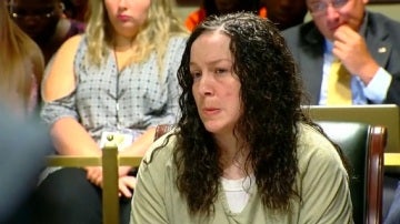 April Corcoran durante el juicio.