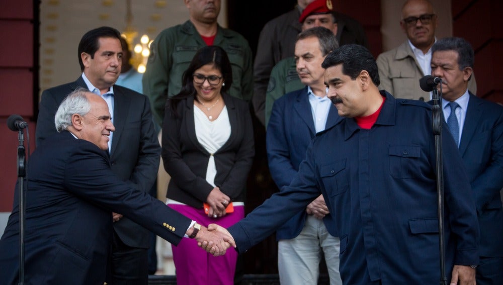 Zapatero medió para que Supremo no frene referendo venezolano, dice opositor