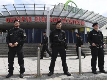 Policías armados en Múnich Policías armados en Múnich