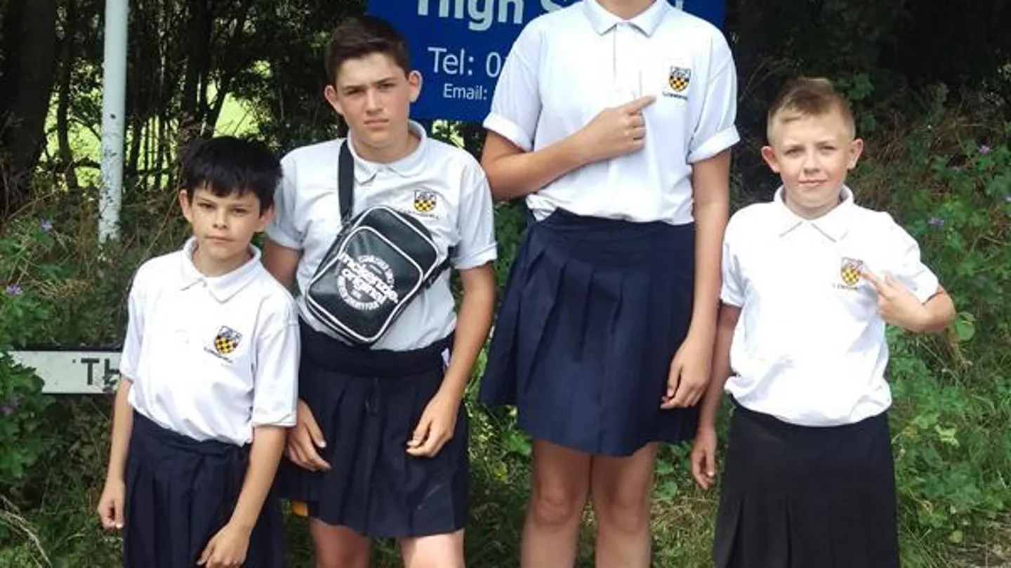 Los alumnos del colegio Longhill Los alumnos del colegio Longhill