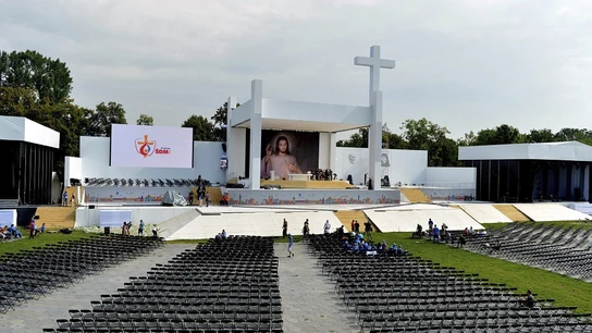 Vista general del escenario en el parque Blonie durante los preparativos de la Jornada Mundial de la Juventud, en Cracovia Vista general del escenario en el parque Blonie durante los preparativos de la Jornada Mundial de la Juventud, en Cracovia