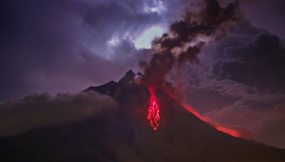Un volcán en erupción (29-07-2016)