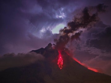 Un volcán en erupción (29-07-2016) Un volcán en erupción (29-07-2016)