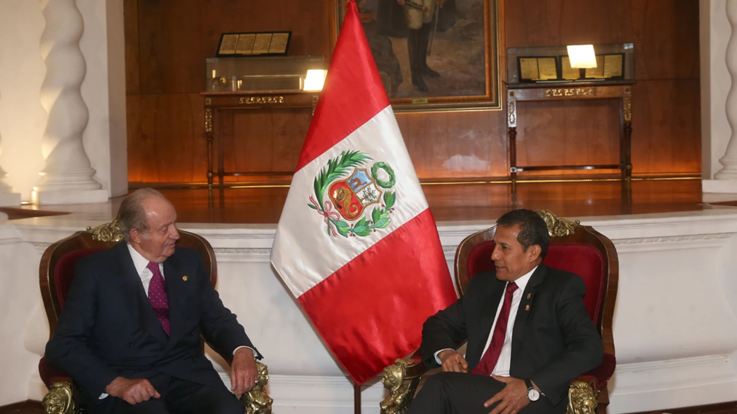 Juan Carlos I con el presidente de Perú, Ollanta Humala El presidente de Perú, Ollanta Humala