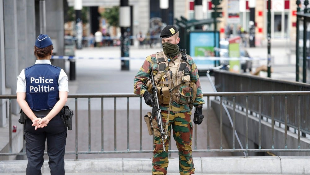 Miembros de los cuerpos de seguridad belgas