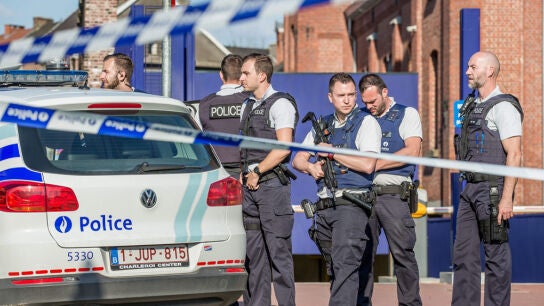 Lugar del ataque a dos agentes en Charleroi