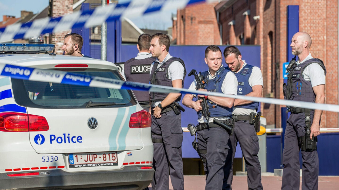 Lugar del ataque a dos agentes en Charleroi