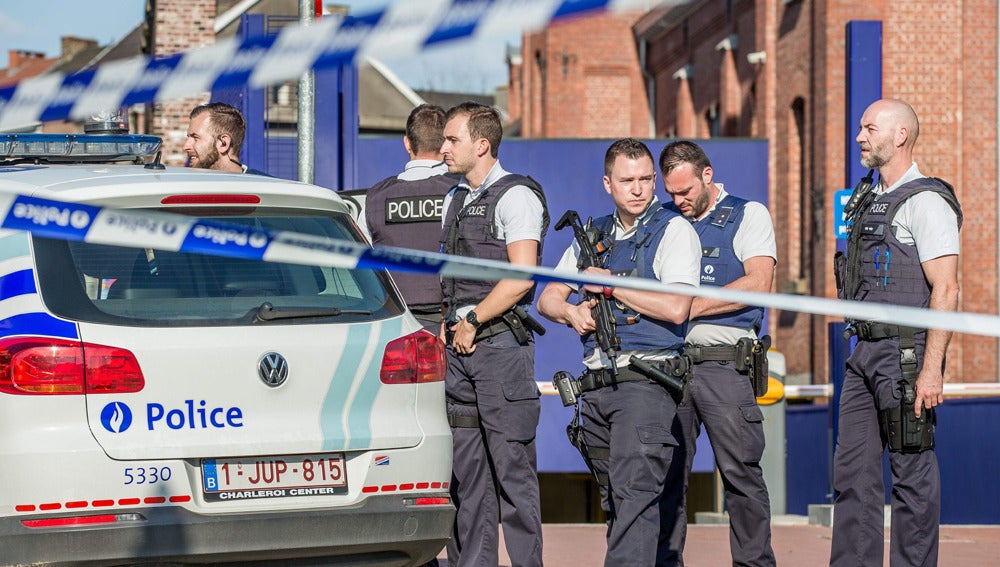 Lugar del ataque a dos agentes en Charleroi