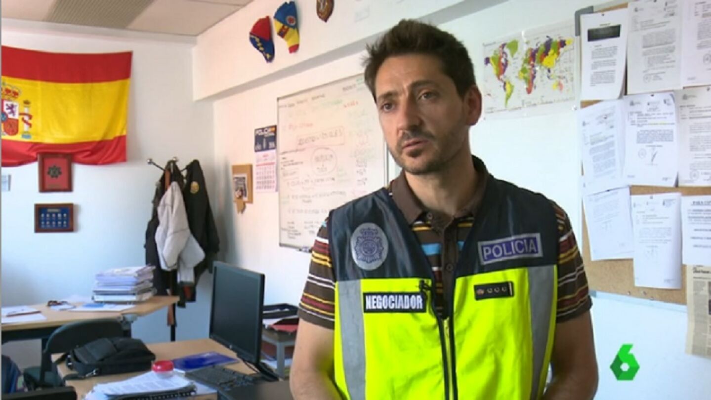 Negociador de la Policia Nacional