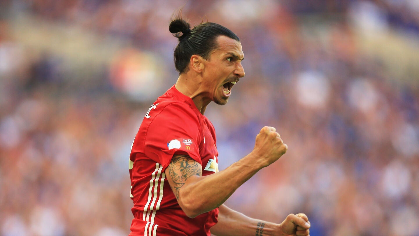 Ibrahimovic celebrando la Community Shield