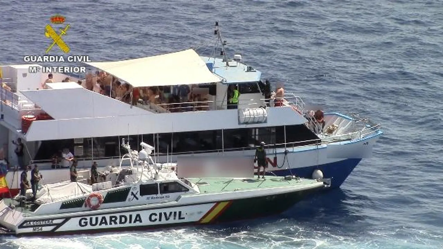 La Guardia Civil inicia una campaña para el cumplimiento de la normativa de las Party Boats La Guardia Civil inicia una campaña para el cumplimiento de la normativa de las Party Boats