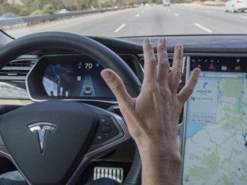 El Autopilot de Tesla ya ha sido hackeado