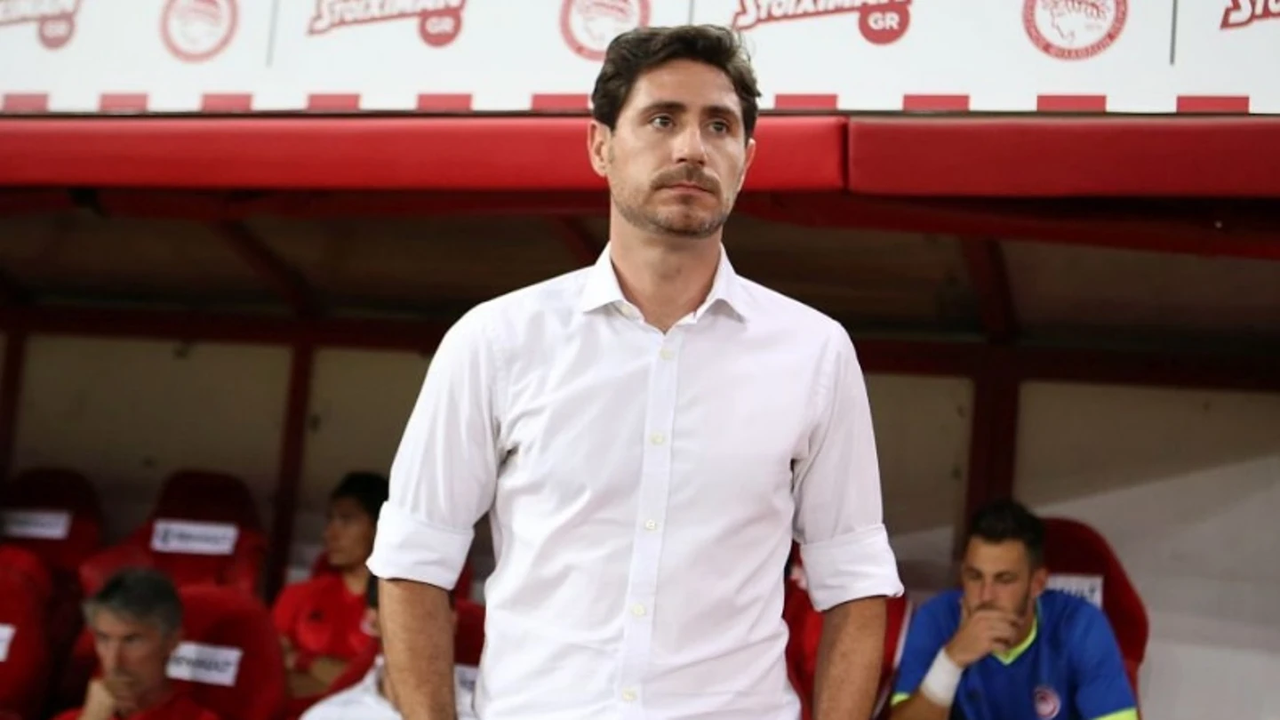 Víctor Sánchez del Amo, destituido como técnico del Olympiacos Víctor Sánchez del Amo, destituido como técnico del Olympiacos
