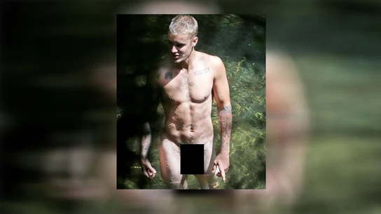 Justin Bieber completamente desnudo durante sus vacaciones Justin Bieber completamente desnudo durante sus vacaciones