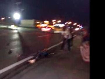 Un vehículo atropella a un joven en Ferguson en el segundo aniversario de la muerte de Michael Brown Un vehículo atropella a un joven en Ferguson en el segundo aniversario de la muerte de Michael Brown