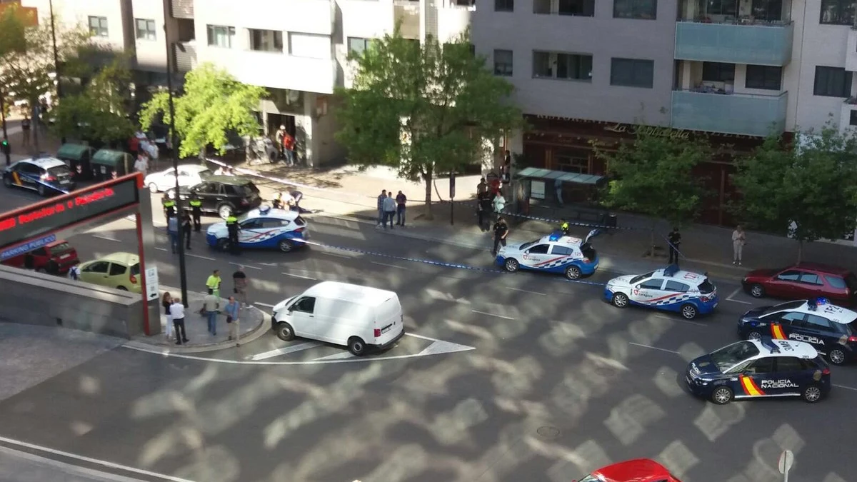 Heridas dos personas de gravedad tras ser tiroteadas por un hombre en un centro comercial de Zaragoza Heridas dos personas de gravedad tras ser tiroteadas por un hombre en un centro comercial de Zaragoza