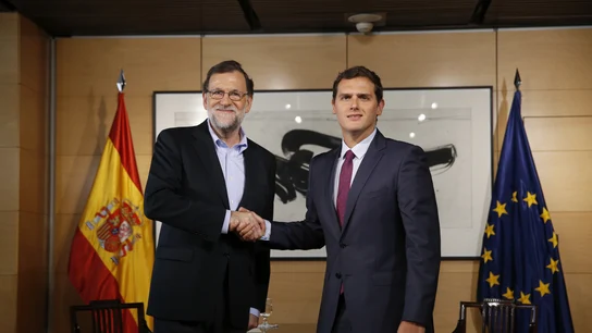 Rajoy y Rivera se reúnen en el Congreso Rajoy y Rivera se reúnen en el Congreso