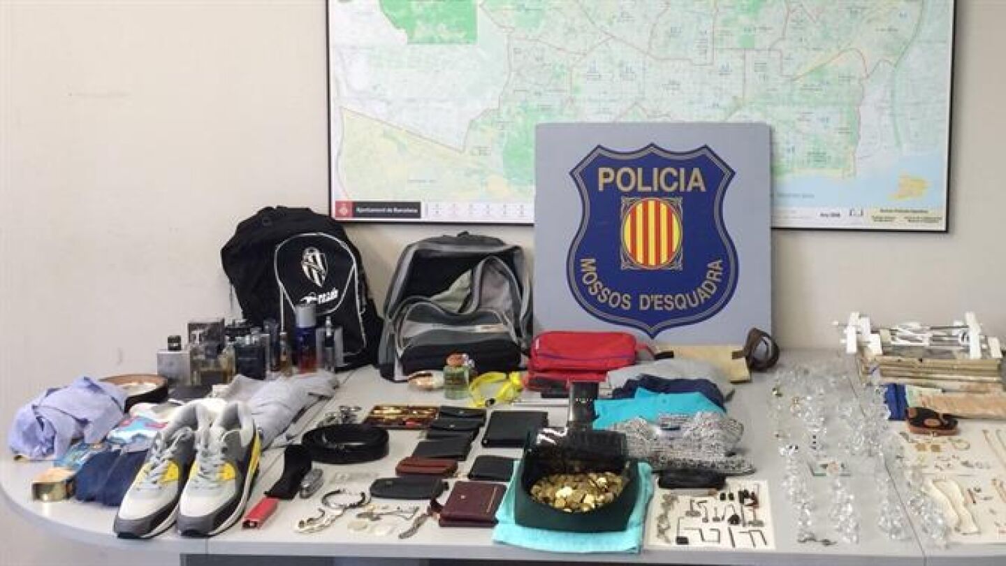 Material incautado a las 12 personas detenidas