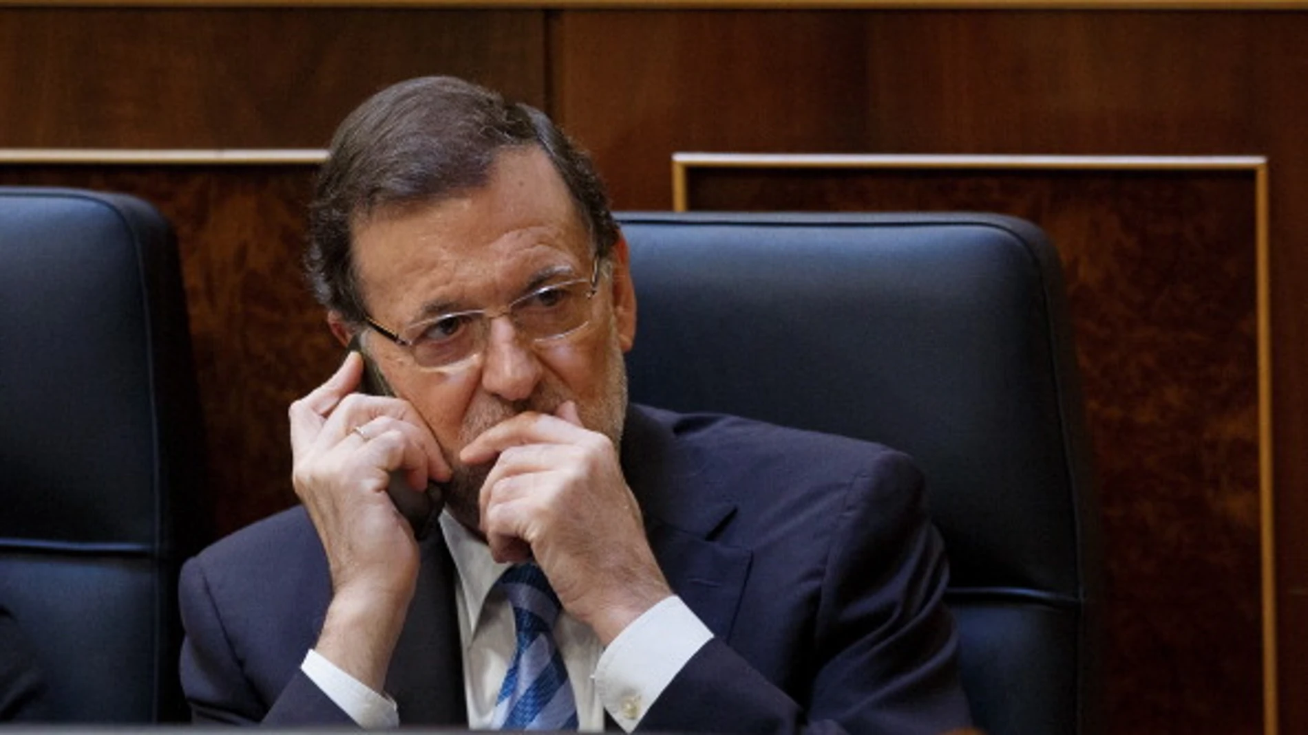 Mariano Rajoy al teléfono
