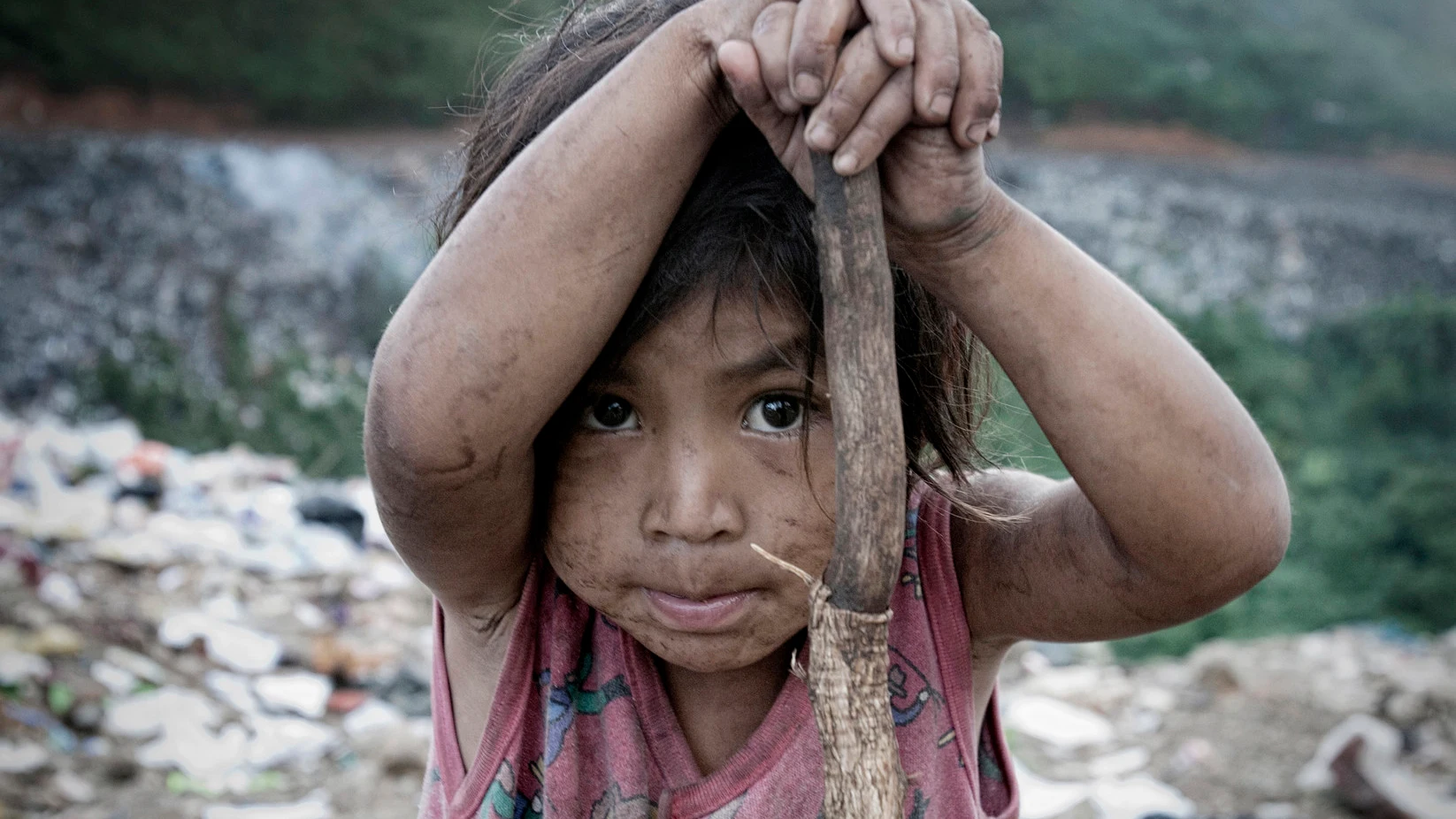 Imagen de una niña en América latina