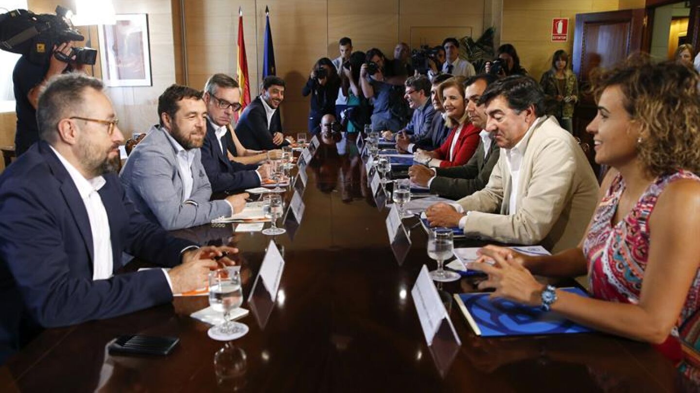 El PP y Ciudadanos en la mesa de negociaci&oacute;n