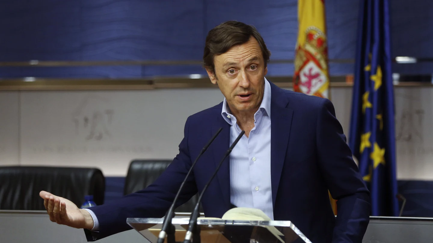 Rafael Hernando en rueda de prensa Rafael Hernando en rueda de prensa