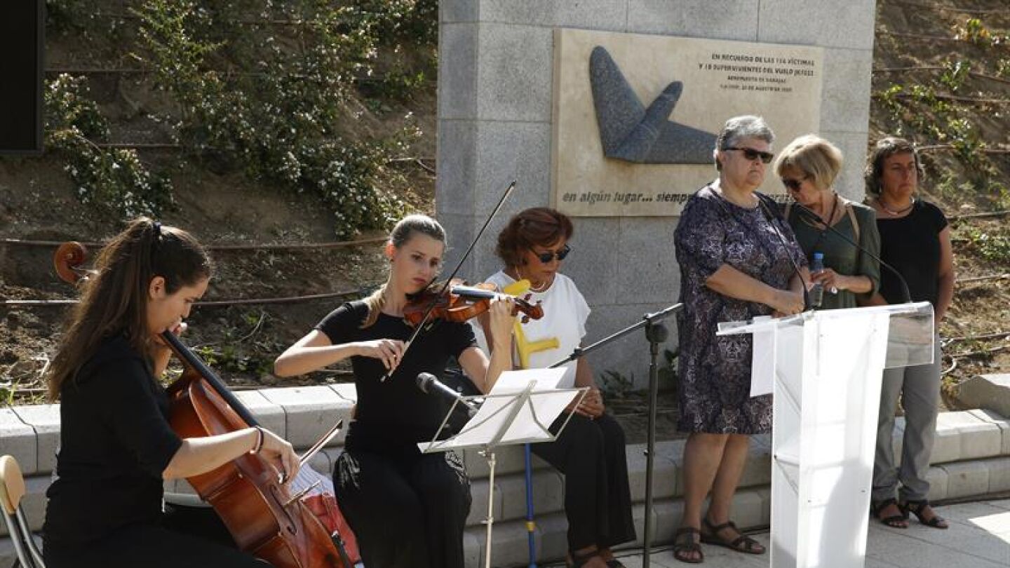 Homenaje a las v&iacute;ctimas de Spanair