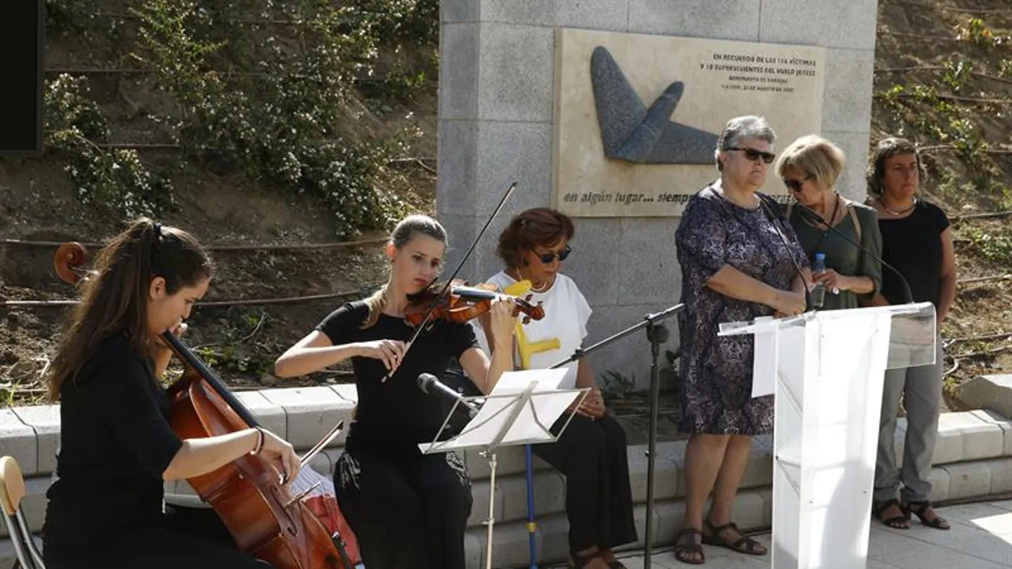 Homenaje a las víctimas de Spanair Homenaje a las víctimas de Spanair