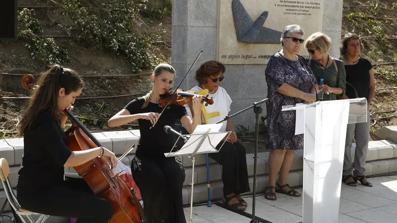 Homenaje a las víctimas de Spanair