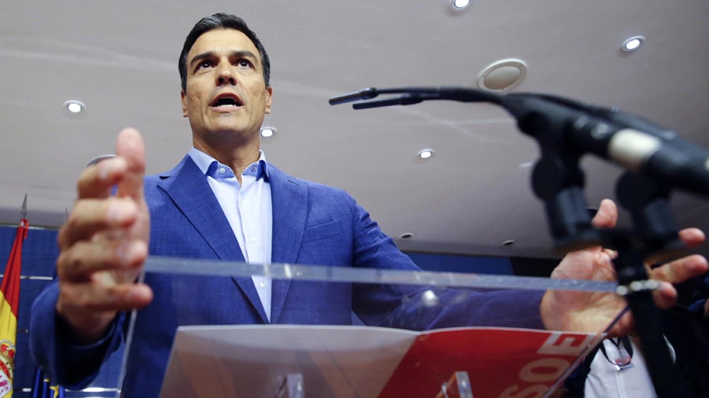 Pedro Sánchez ante los medios de comunicación (Archivo) Pedro Sánchez ante los medios de comunicación (Archivo)
