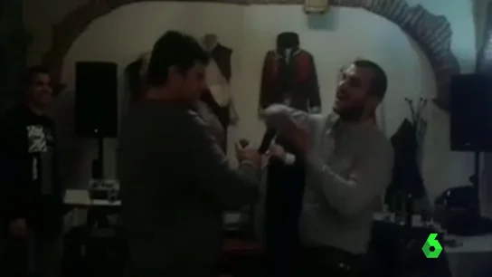 Ladrones celebrando el golpe Ladrones celebrando el golpe