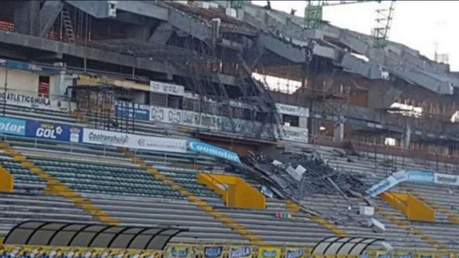 Se desploma una grada en un estadio colombiano