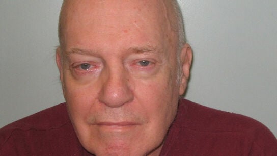 Un exlocutor de la BBC se declara culpable de 21 delitos sexuales con menores