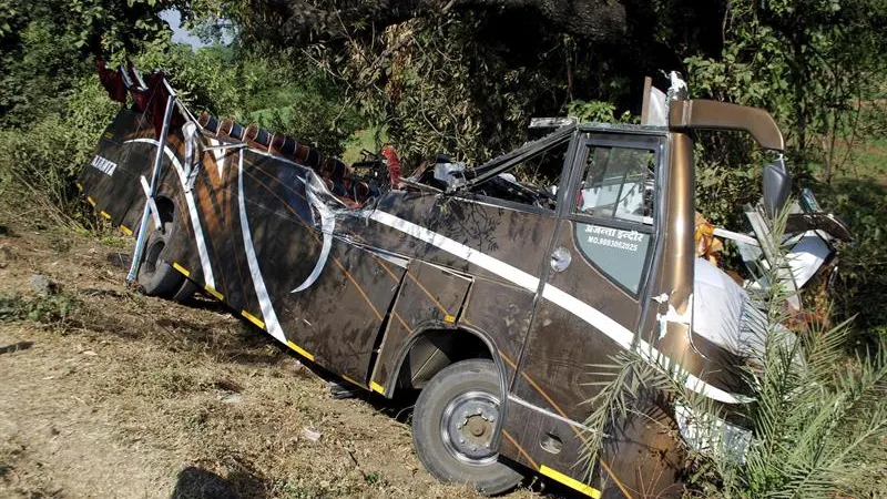 Imagen de otro accidente de autobús en India (Archivo) Imagen de otro accidente de autobús en India (Archivo)