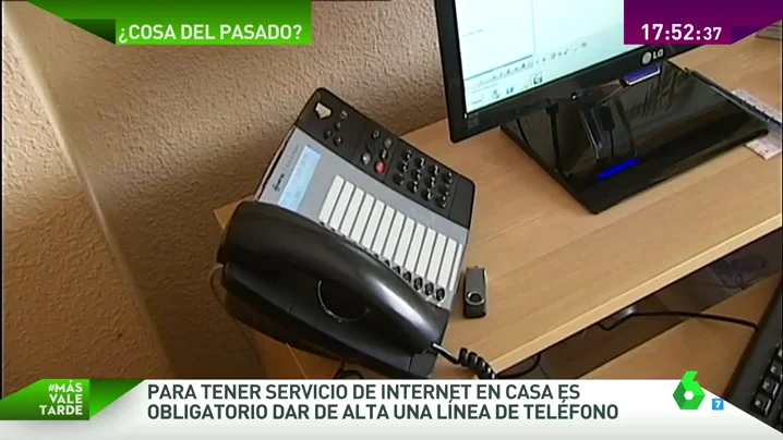 Frame 94.60586 de: ¿Está el teléfono fijo en vías de extinción?