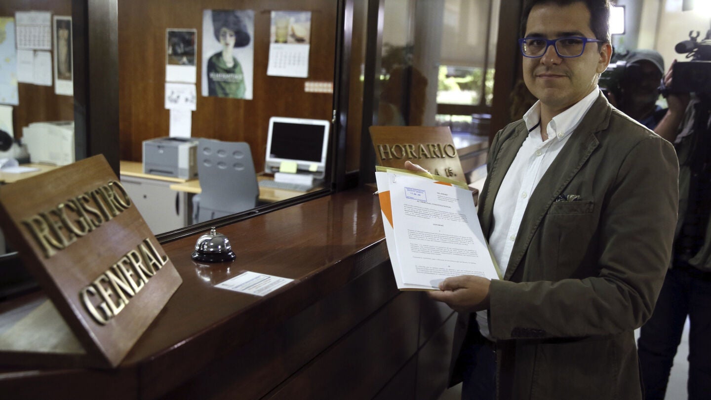 Jos&eacute; Mar&iacute;a Espejo-Saavedra, presenta el informe requerido por el Tribunal Constitucional.