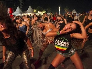 Asistentes al festival Rototom Asistentes al festival Rototom