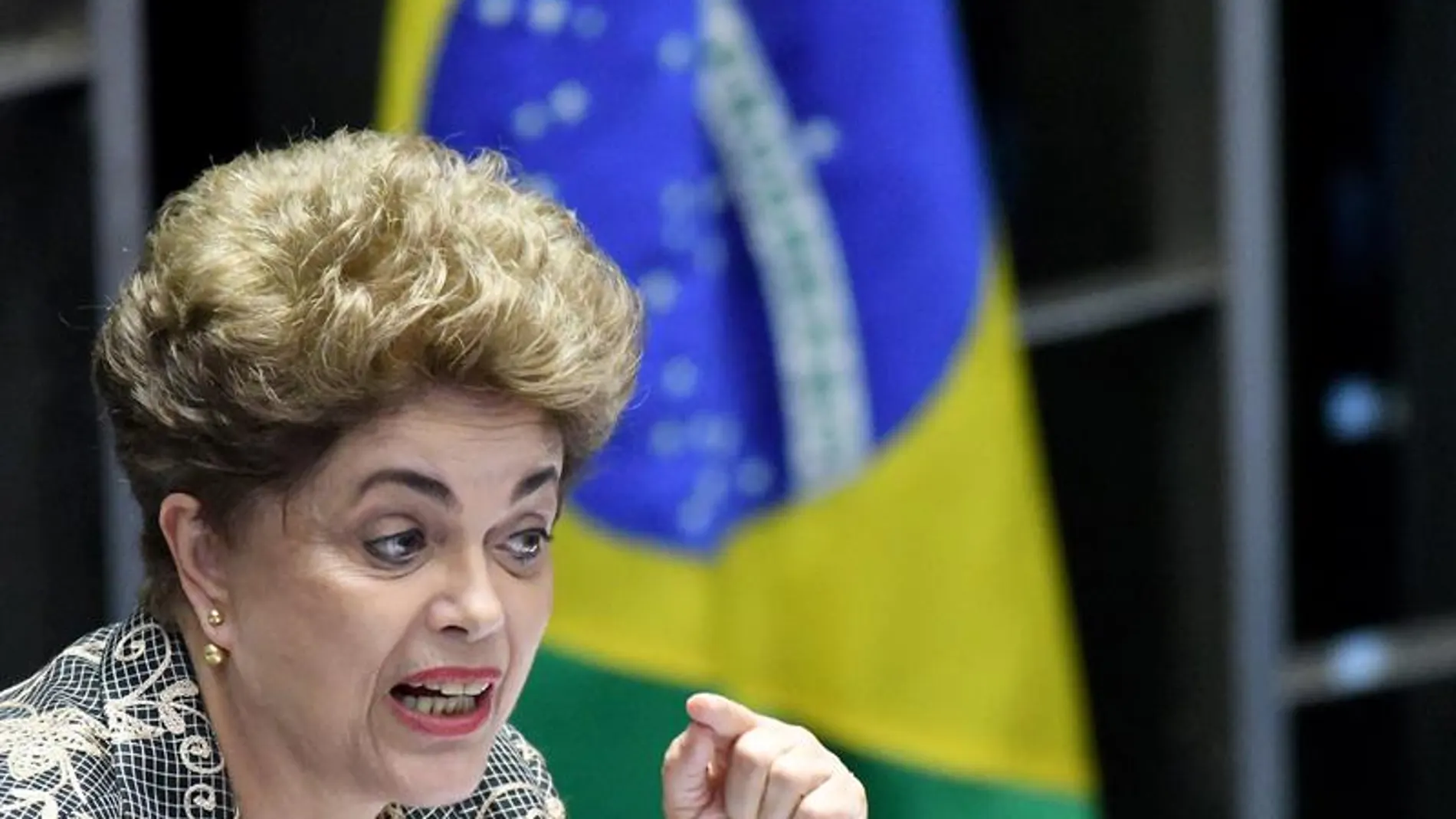 La presidenta de Brasil Dilma Rousseff durante el proceso en el Senado