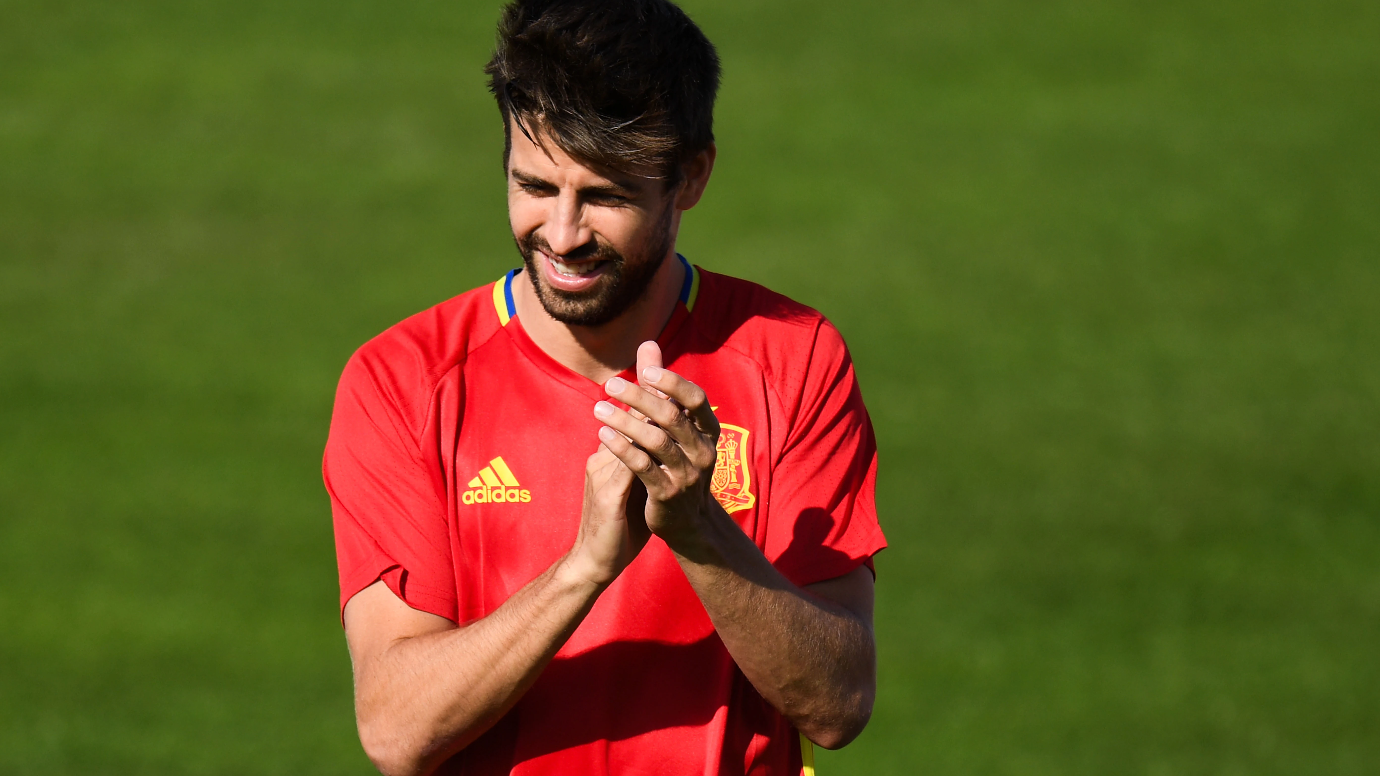 Gerard Piqu&eacute; en un entrenamiento con Espa&ntilde;a.