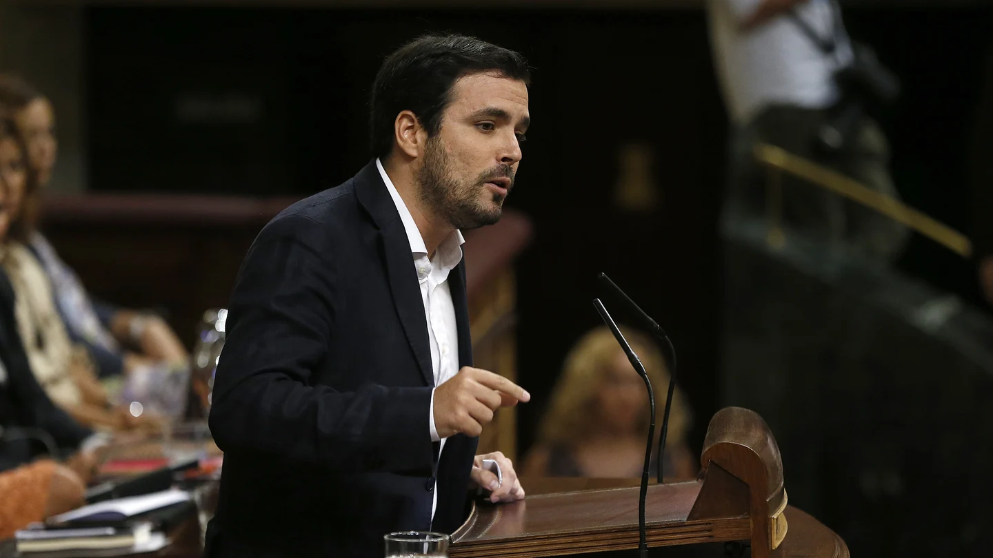Alberto Garzón, a Rajoy: "Es usted el líder de la organización corrupta que ha gobernado el país los últimos cinco años" Alberto Garzón, a Rajoy: "Es usted el líder de la organización corrupta que ha gobernado el país los últimos cinco años"