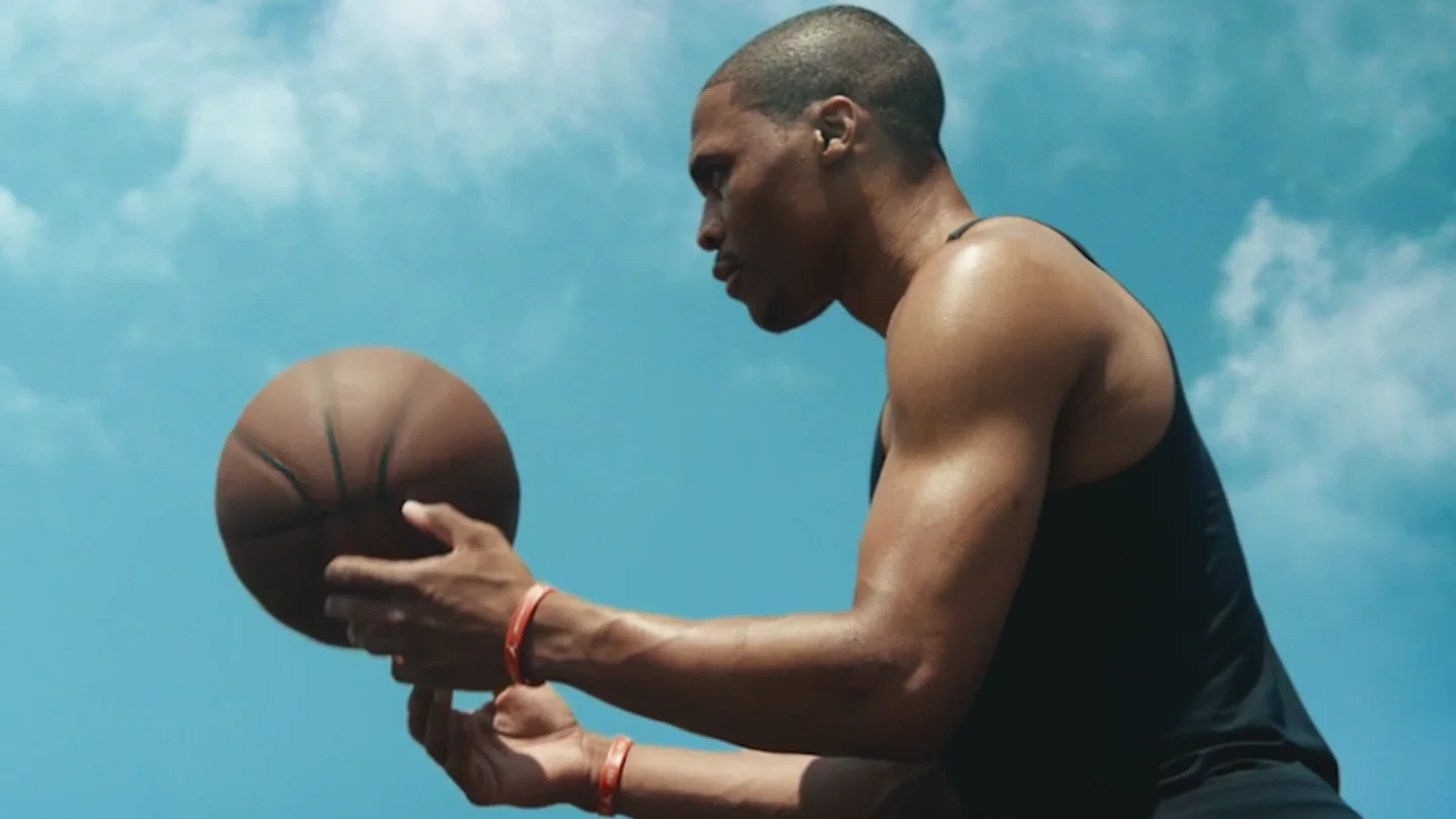 Russell Westbrook, en un anuncio Russell Westbrook, en un anuncio