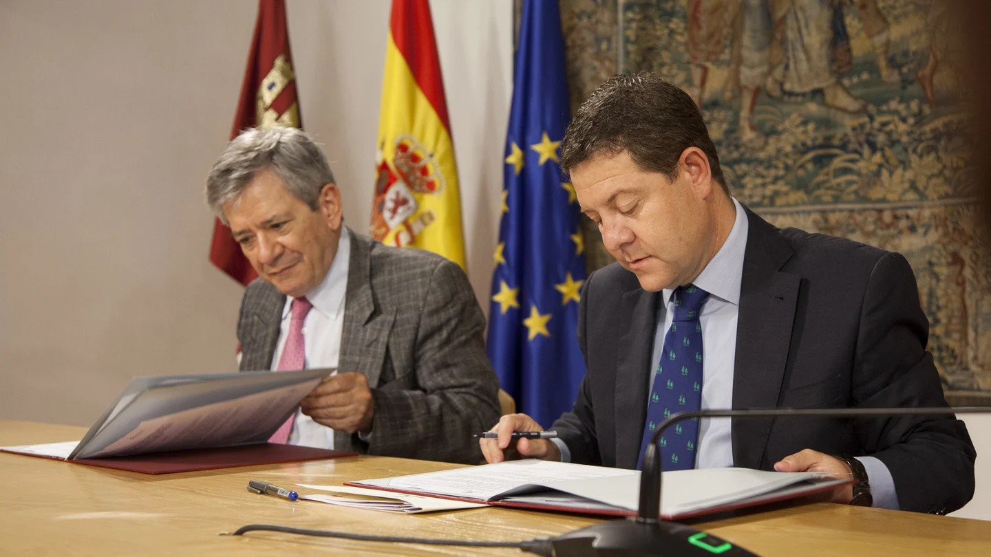 Emiliano García-Page: "Pueden cambiar las cosas tras las elecciones vascas o gallegas" Emiliano García-Page: "Pueden cambiar las cosas tras las elecciones vascas o gallegas"