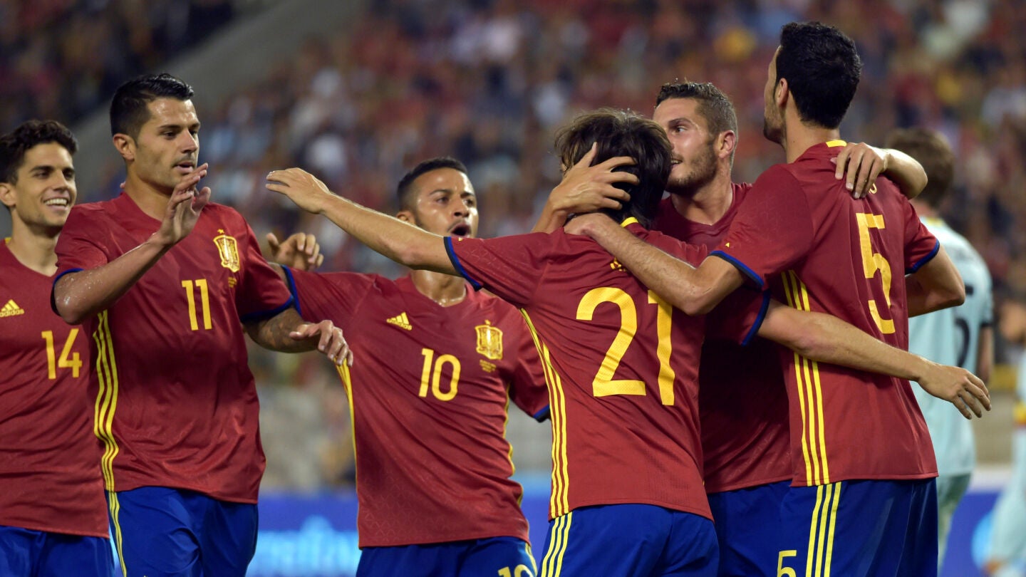 Los jugadores de Espa&ntilde;a celebran el gol de Silva ante B&eacute;lgica