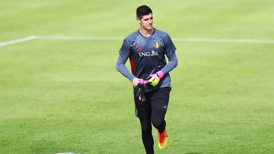 Courtois calentando en un entrenamiento con Bélgica. Courtois calentando en un entrenamiento con Bélgica.