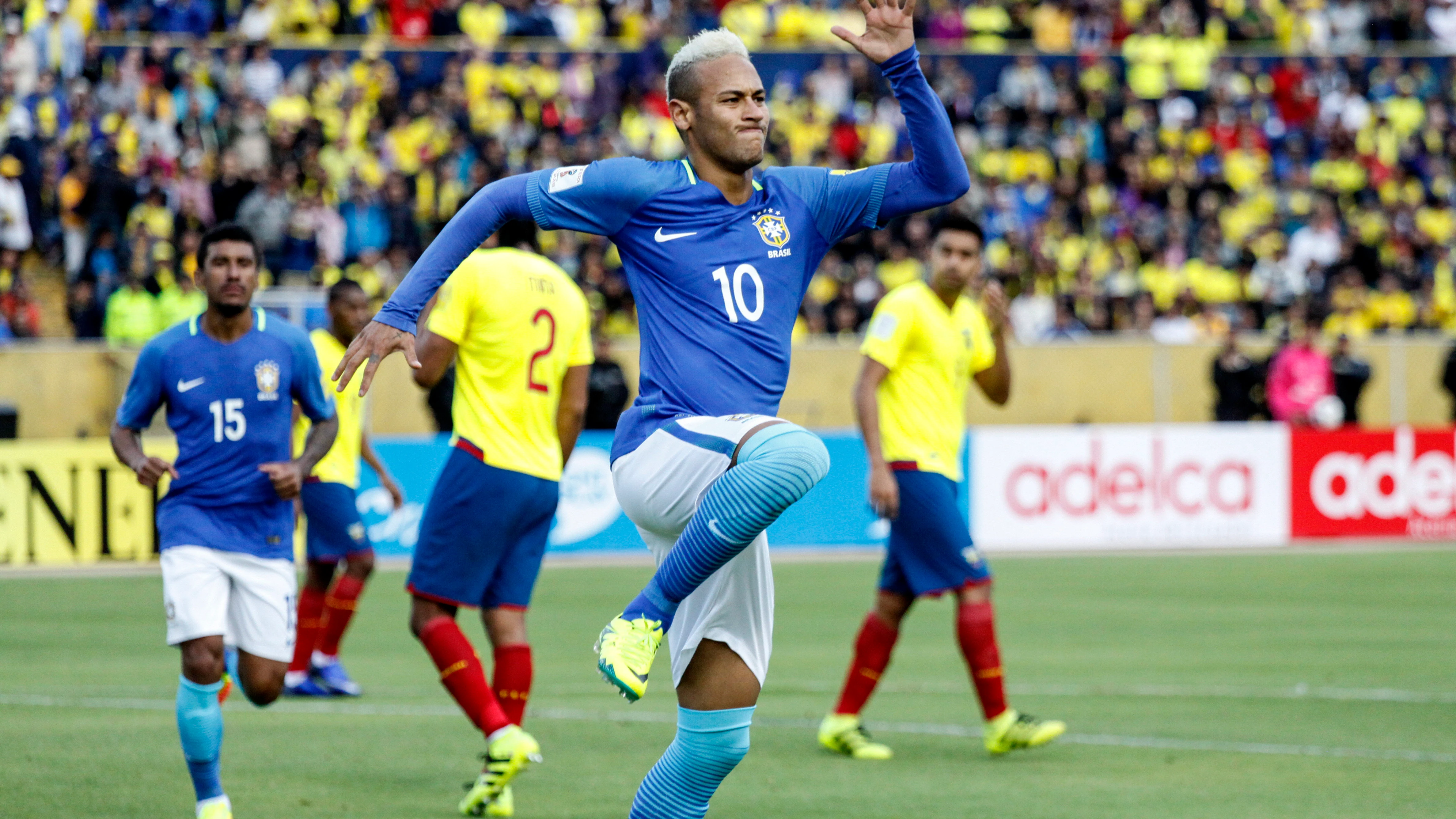 Neymar celebrando el 0-1 ante Ecuador.