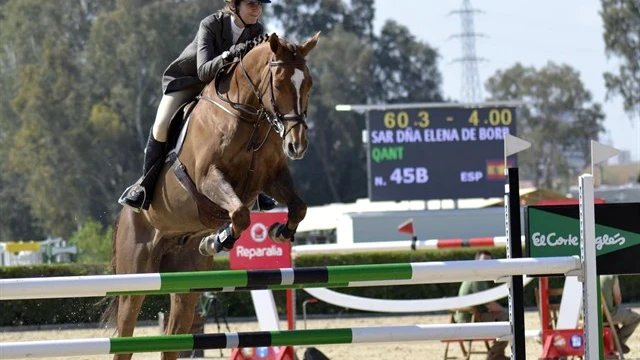 La infanta montando a caballo en el Real Club Pineda