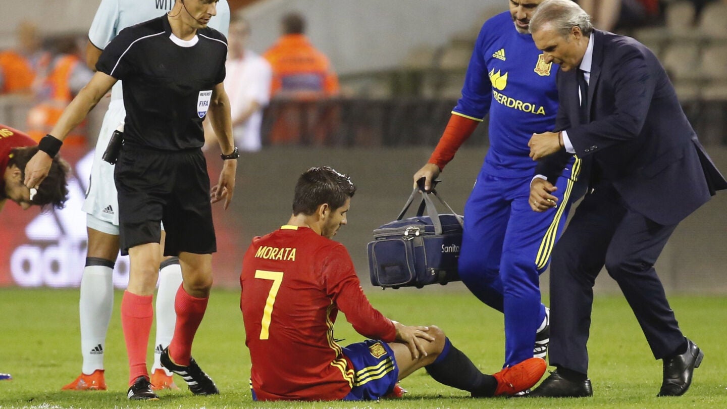 Morata, en el suelo durante el partido contra B&eacute;lgica