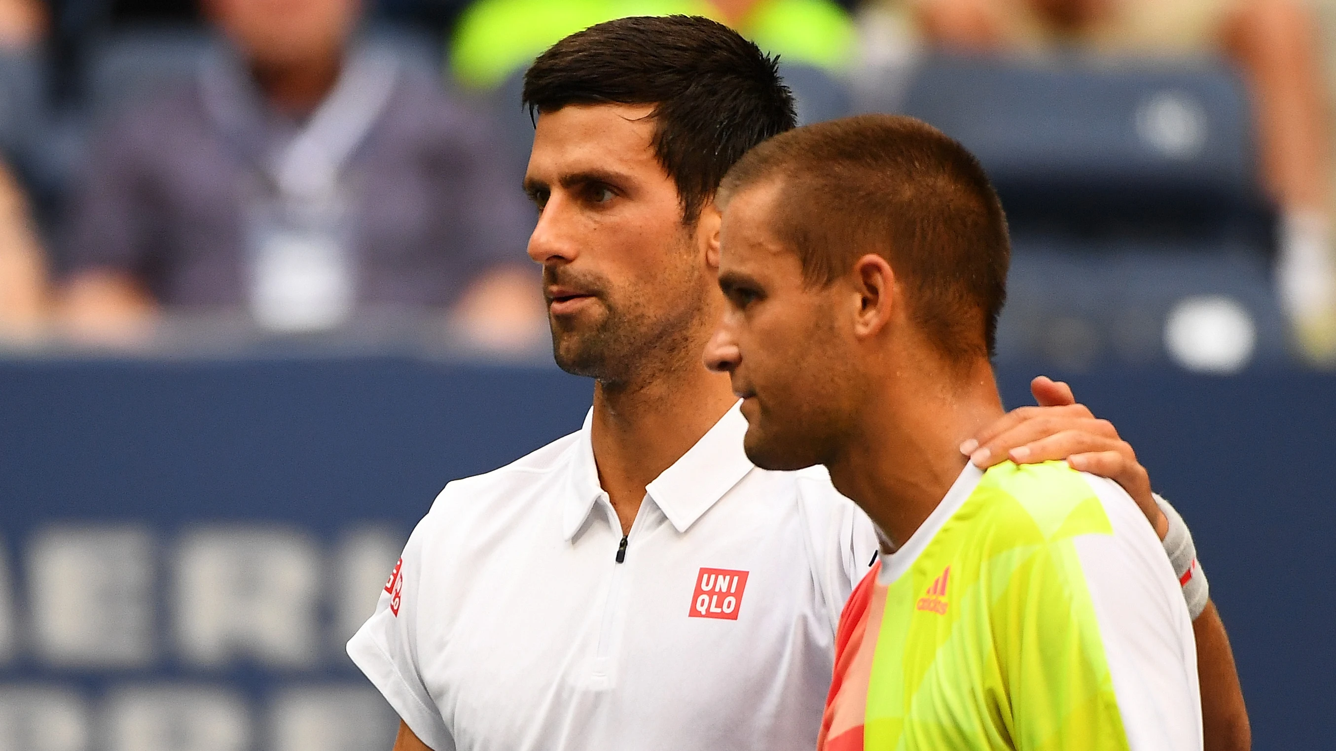 Djokovic y Youzhny se saludan después del partido