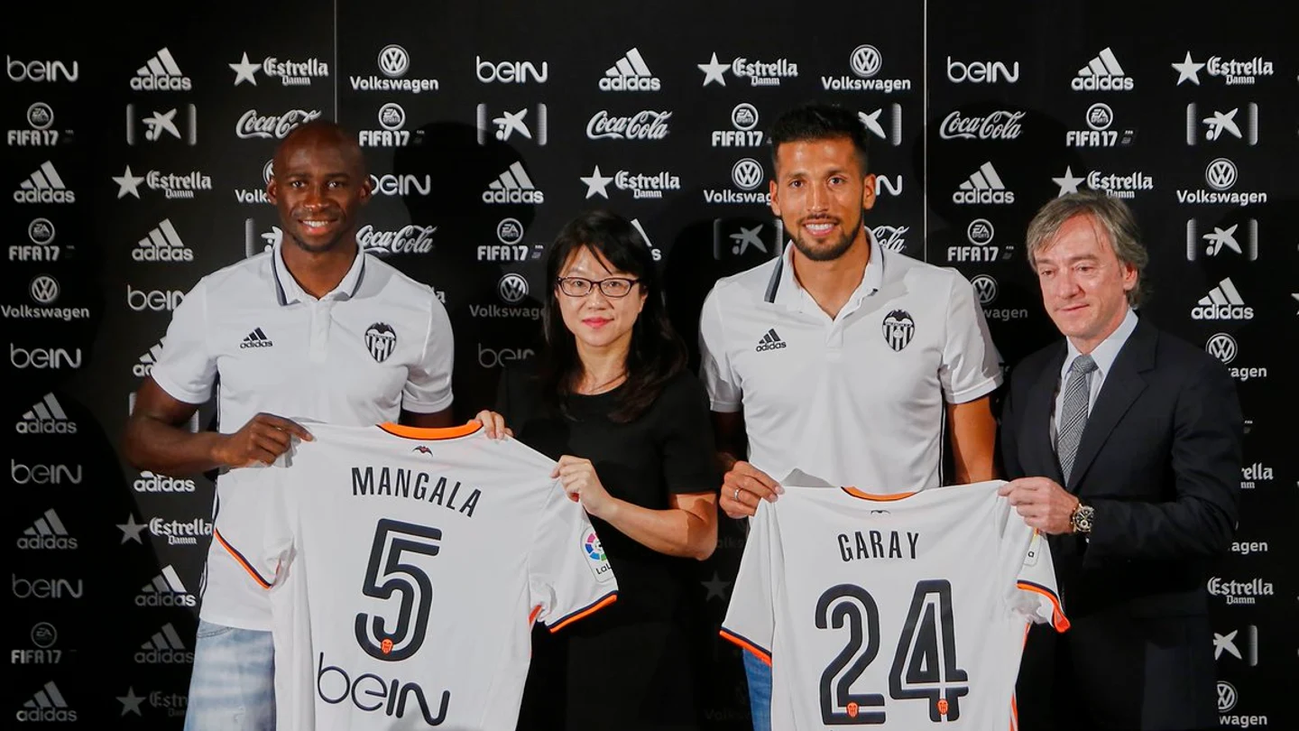 Layhoon, con Mangala, Garay y Pitarch Layhoon, con Mangala, Garay y Pitarch